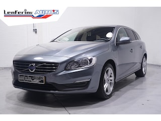 Volvo V60 2.4 D5 Twin Engine Lease Edition Momentum AWD Navigatie 17"-LMV trekhaak half lederen bekleding stuurbediening cruise-controle stoelverwarming PDC achter private glas