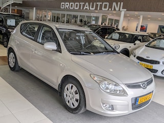 Hyundai i30 1.6i Dynamic Airco, Stuurbekrachtiging, Xenon Verlichting