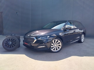 Skoda Octavia 1.4 TSI iV PHEV 1e EIGENAAR CAMERA VIRTUAL COCKPIT SFEER VERLICHTING LED NAVI ECC PARK ASSIST XENON
