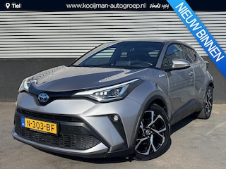 Toyota C-HR 1.8 Hybrid Style Trekhaak, Navigatie, Dodehoekdetectie, Stoelverwarming, LMV, Parkeersensoren voor + achter, Smart Key, Nieuw geleverd en dealeronderhouden