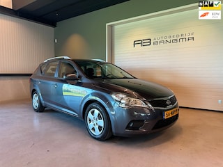 Kia Ceed Cee'd 1.4 CVVT X-tra-uitv|AIRCO|TREKHAAK|ISOFIX|PARKEERSENSOREN|AUX+Ipod+USB|DAKRAILS|NIEUWE APK + O.H.BEURT BIJ AFLEVERING