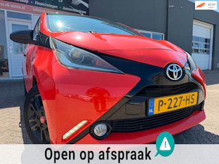 Toyota Aygo 1.0 VVT-i x-cite 5 drs met parkeercamera met bluetooth telefoon en cruise controle en airco