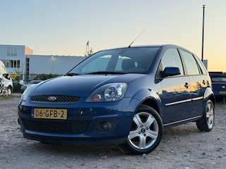 Ford Fiesta 1.4-16V Futura / LAAG KM/ APK 13-06-2027