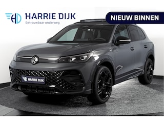 Volkswagen Tiguan 1.5 eHybrid R-Line Edition 272 PK | Black Style | 15 inch Navi | Elek. Trekhaak | IQ Light | S/K-Panodak | Dig. Cockpit | Adapt. Cruise | Stoel-+Stuurverw. | 360 Camera | NAV + App. Connect | ECC | Elek. Klep | LM 20" | 4393