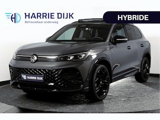 Volkswagen Tiguan 1.5 eHybrid R-Line Edition 272 PK | Black Style | 15 inch Navi | Elek. Trekhaak | IQ Light | S/K-Panodak | Dig. Cockpit | Adapt. Cruise | Stoel-+Stuurverw. | 360 Camera | NAV + App. Connect | ECC | Elek. Klep | LM 20" | 4393