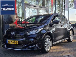 Mazda 2 Toyota Yaris 1.5 | Navigatie via Apple Carplay | Stoel + stuurverwarming | Cruise Control | Parkeercamera | Licht metalen velgen