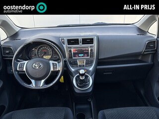 Toyota Verso-S 1.3 VVT-i Dynamic **PANORAMA DAK/ TREKHAAK/ PARKEERCAMERA**