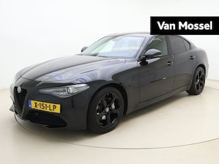 Alfa Romeo Giulia 2.0T | automaat | Climate control | Navigatie | Half-Leder | LMV | Parkeer sensoren | Xenon |