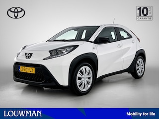 Toyota Aygo 1.0 VVT-i MT Play | BTW voertuig | 1e Eigenaar | NIEUW GELEVERD & ONDERHOUDEN | Apple Carplay / Android Auto | Airco | Achteruitrijcamera | Elektrische ramen voor | Elektrische buitenspiegels |