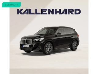 BMW iX1 eDrive20 M-Sport - Pano - Trekhaak - Memoryzetel - Head-Up