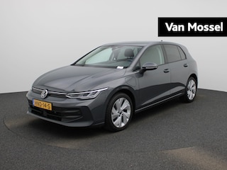 Volkswagen Golf 1.5 eHybrid Life Edition | 17 inch velgen | Automaat | Stoel/stuur verwarming | Achteruitrijcamera | Apple Carplay/Android auto |