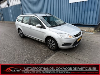 Ford Focus Wagon 1.6 Comfort Inruilauto’s tegen vaste prijzen. Voor meer info: 0638140850 Bij de verkoop van gebruikte voertuigen door CD-Cars wordt geen standaard garantie verstrekt. De koper aanvaardt het voertuig in de staat waarin het zich bevindt op het moment van aankoop