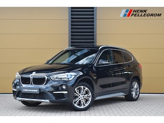 BMW X1 sDrive20i Orange Edition III * Trekhaak * Schuifdak * Head-up * LED * Stuurverwarming *