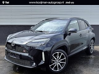 Toyota Yaris Cross 1.5 Hybrid GR Sport Panoramadak, Stoelverwarming, Parkeersensoren voor + achter, GR Sport interieur en exterieur delen.