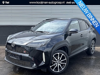 Toyota Yaris Cross 1.5 Hybrid GR Sport Panoramadak, Stoelverwarming, Parkeersensoren voor + achter, GR Sport interieur en exterieur delen.