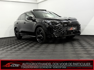 Volkswagen T-Roc 1.5 TSI R-Line Edition Black on Black Nieuwe model!, Panoramadak, Camera, Iq lights, Navi, Half leder, Stoel/Stuurverwarming, Cruise control adaptief, Sfeerverlichting, Elektrische trekhaak, Elektrische achterklep, Keyless start,