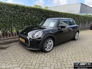 Mini Cooper 3-Deurs 1.5 Essential
