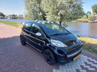 Peugeot 107 1.0-12V Millesim 200. AIRCO, 5-DEURS, SPORT!!!