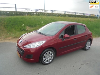 Peugeot 207 1.4 benzine 5 deurs airco trekhaak 107.000km