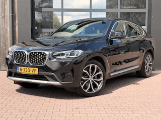BMW X4 xDrive20i Business Edition Plus | Laser LED | Pano | Leder | Sportstoelen | Stoelverwarming | Elek. achterklep | Sfeerverlichting | Keyless | HUD |
