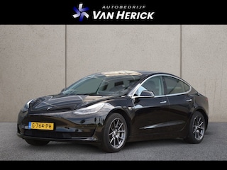 Tesla Model 3 Standard RWD Plus 60 kWh | Panoramadak | Trekhaak