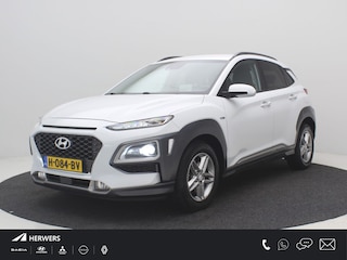 Hyundai Kona 1.6 GDI HEV Premium / Trekhaak / Lederen bekleding / HUD Display / Navigatie / Adaptieve Cruise Control / Elektrisch stoel voor / Stoel verwarming & koeling voor / 1ste eigenaar / NL Auto / Dealeronderhouden/