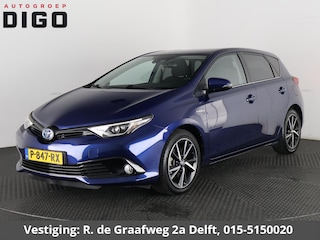 Toyota Auris 1.8 Hybrid Executive | Navigatie | Sportstoelen | Camera | Lichtmetalen velgen |
