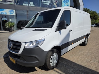 Mercedes-Benz Sprinter 317 CDI L2-H1 RWD Automaat * 3,5t Trekgewicht * Camera * Cruise * MBUX *