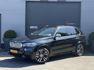 BMW X5 M50d 7p. | Panoramadak | 360* Camera | Head-Up Display | Elektrische Trekhaak | Elektrische Achterklep |