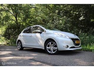 Peugeot 208 1.2 PureTech Roland Garros | Pano | AUTOMAAT!! |