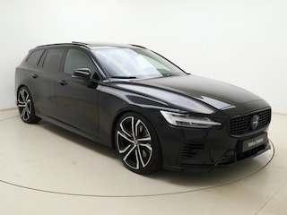 Volvo V60 T8 455pk AWD Ultra Dark Performance Edition / 20 Inch / Heico verlaagd / Stylingkit / Schuif-dak / H&K Audio / Getint glas.