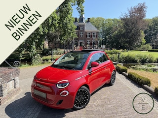 Fiat 500 La Prima 42 kWh | Blind Spot | Camera | CarPlay | BTW |