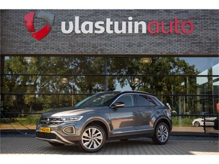 Volkswagen T-Roc 1.5 TSI Style , Achteruitrijcamera, Stoelverwarming, Adaptive cruise control, Apple CarPlay