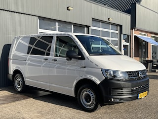 Volkswagen Transporter 2.0 TDI L1H1 150pk DSG automaat Euro 6 Airco Cruise controle Trekhaak 1e eigenaar Dealer onderhouden Schuifdeur Parkeerhulp achter