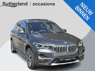 BMW X1 x Line 25e | Panoramadak | Harman Kardon | Adaptive cruise control | Keyless entry |  Stoelverwarming | Sportstoelen | Verwarmd stuurwiel | Camera | 19 inch velgen | Elektrische achterklep | M stuurwiel |