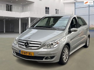 Mercedes-Benz B-klasse 170 AUTOMAAT NAVI PSENSOR TREKHAAK 2 X SLEUTELS
