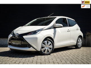 Toyota Aygo 1.0 VVT-i x-play | Airco | Cruise | 5-deurs | Camera | elektr. ramen | Org NL! |