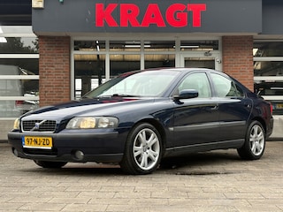 Volvo S60 2.4|NAP|clima|cruise|lederen bekleding|elektrische ramen|trekhaak