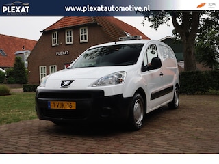 Peugeot Partner 120 1.6-16V L1 XR | Zwaailamp | Nette staat | Marge | Trekhaak | Slechts 113.000km | NL. Auto | Schuifdeur | NAP |