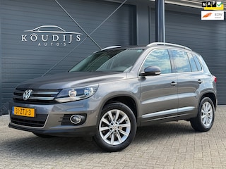 Volkswagen Tiguan 1.4 TSI Sport&Style, Parkeerhulp, Cruise, Climate, Bluetooth, Trekhaak, NL auto