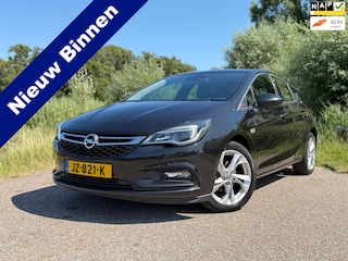 Opel Astra 1.4 Innovation / Navigatie / Camera / Cruise Control / Climate Control / Half leder / Afneembare trekhaak / Lane assist