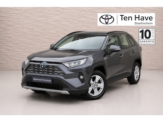 Toyota RAV4 2.5 Hybrid Active Automaat | Apple Carplay / Android auto | Achteruitrij camera | Stoel verwarming | 17” lichtmetalen velgen | 7 inch digitaal instrumentenpaneel | Parkeerhulpcamera achter met breedbe