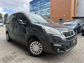Peugeot Partner 1.2 Benzine Trekhaak Nieuwe Riem Camera CarPlay