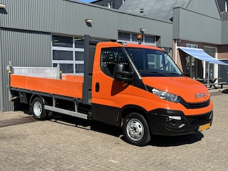 Iveco Daily 35C14 2.3 375 Laadklep 500kg Trekhaak 3500kg trekgewicht Airco 2-Persoons Open laadbak Pick-up P-up Bakwagen Telefoonverbinding 1e eigenaar Euro 6 Bpm vrij !!!