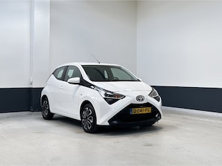 Toyota Aygo 1.0 VVT-i x-play limited | NL | Carplay/ Android Auto | Camera | 2 Eig |