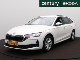 Skoda Octavia Combi 1.5 TSI First Edition | Zwenkbare trekhaak | PDC | ACC | Carplay |