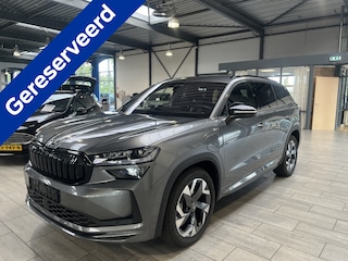 Skoda Kodiaq 1.5 TSI PHEV 204 pk Sportline | Stoelverw. | Stuurverw. | El. a. klep | El. verst. stoel + geh. | LED | 19" | Keyles entry |