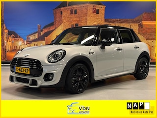 Mini Cooper 1.5 Dalston Edition Automaat Panodak Leer