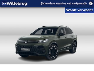 Volkswagen Tiguan 1.5 eHybrid 272pk R-Line DSG Automaat / Panorama schuifdak / Leder / 360 camera / LM 20 inch / Wegkl trekhaak / Harman Kardon 700W Garantie tot 23-11-2030 / 100.000km
