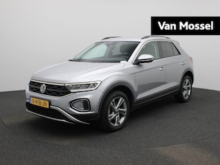 Volkswagen T-Roc 1.0 TSI Life 110 PK| Origineel Nederlands | Navigatie | Achteruitrijcamera | Digitale Cockpit Pro | Parkeersensoren | Privacy Glas